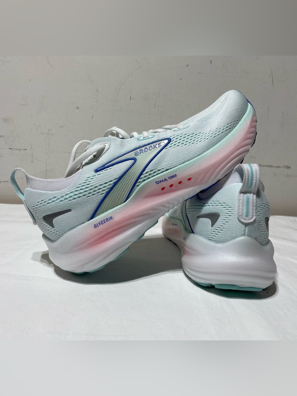 NEW Brooks Glycerine 22 Womens 8.5 Wide (D) 1204341D110 NWOB NWT White Blue